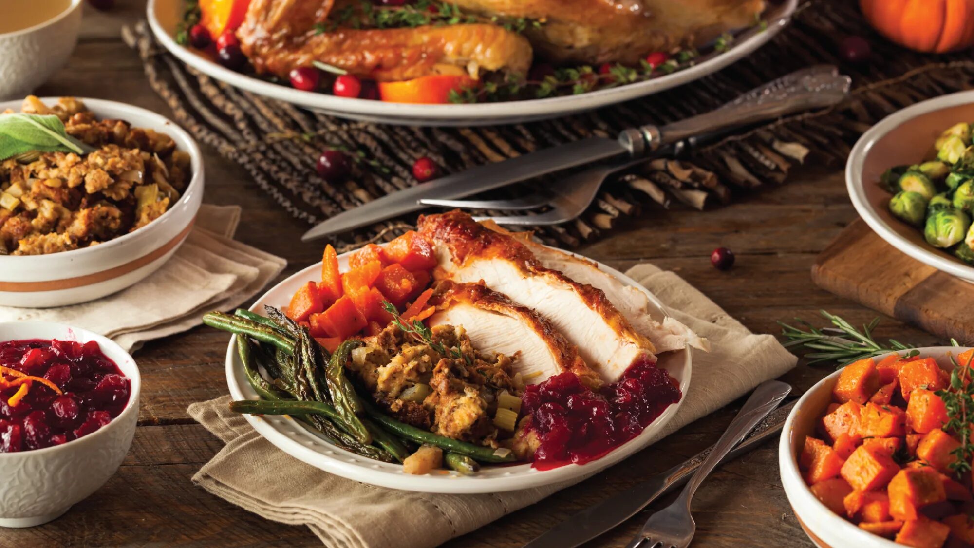Celebrate Thanksgiving at The Lobby Restaurant: A Seasonal Culinary Experience on the North Shore
