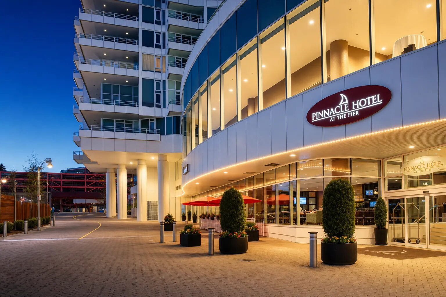 Guest room accommodations at Pinnacle Hotel at the Pier on the North Vancouver waterfront