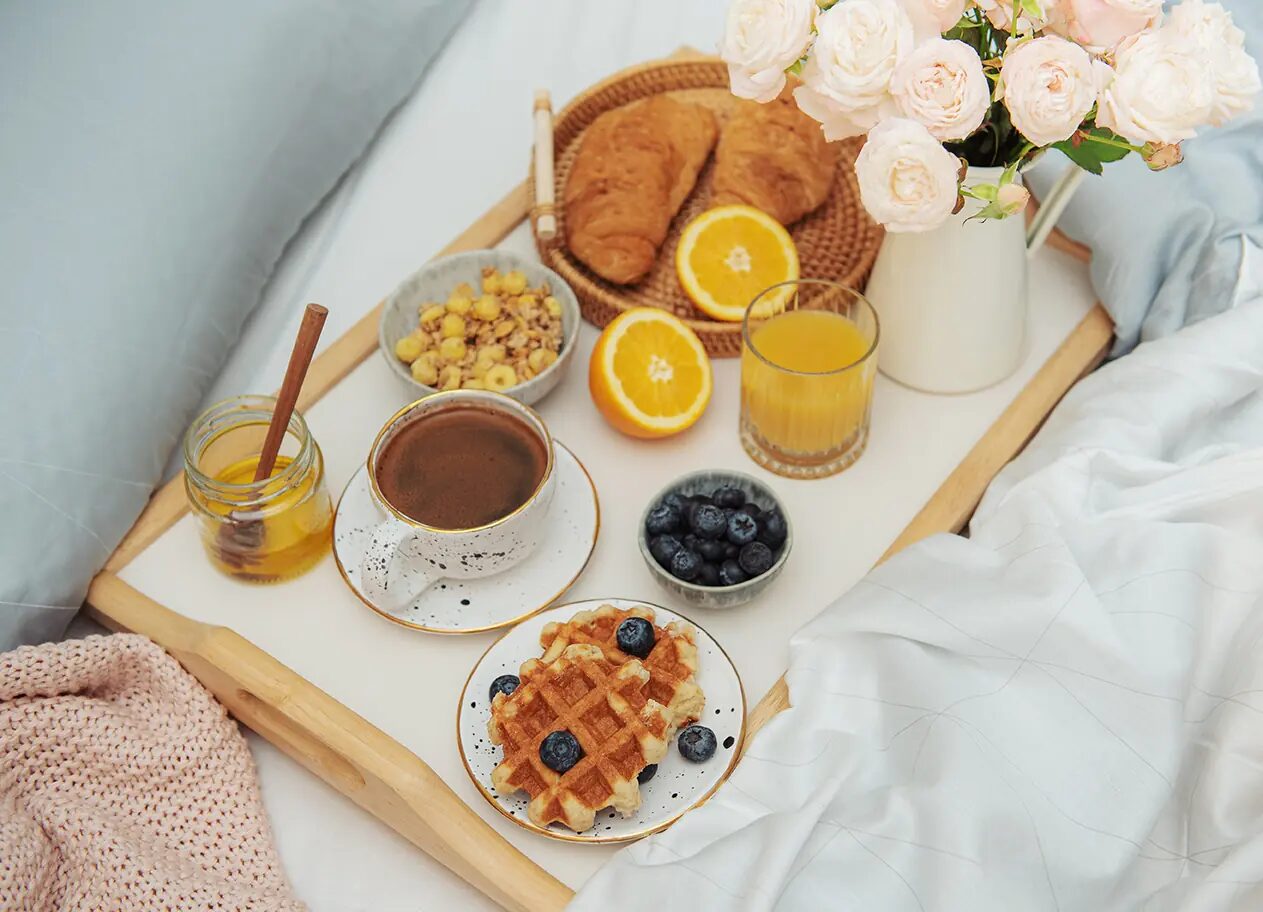 Good Morning Getaway, Wake Up to Breakfast On Us at Pinnacle Hotel at the Pier, North Vancouver