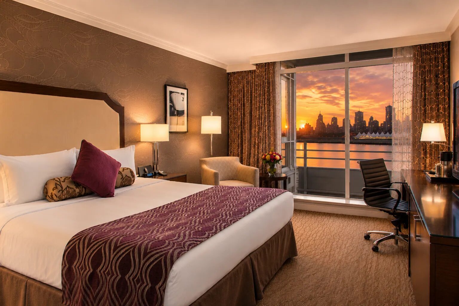 Harbourview Rooms at Pinnacle Hotel at the Pier, North Vancouver, photo 3