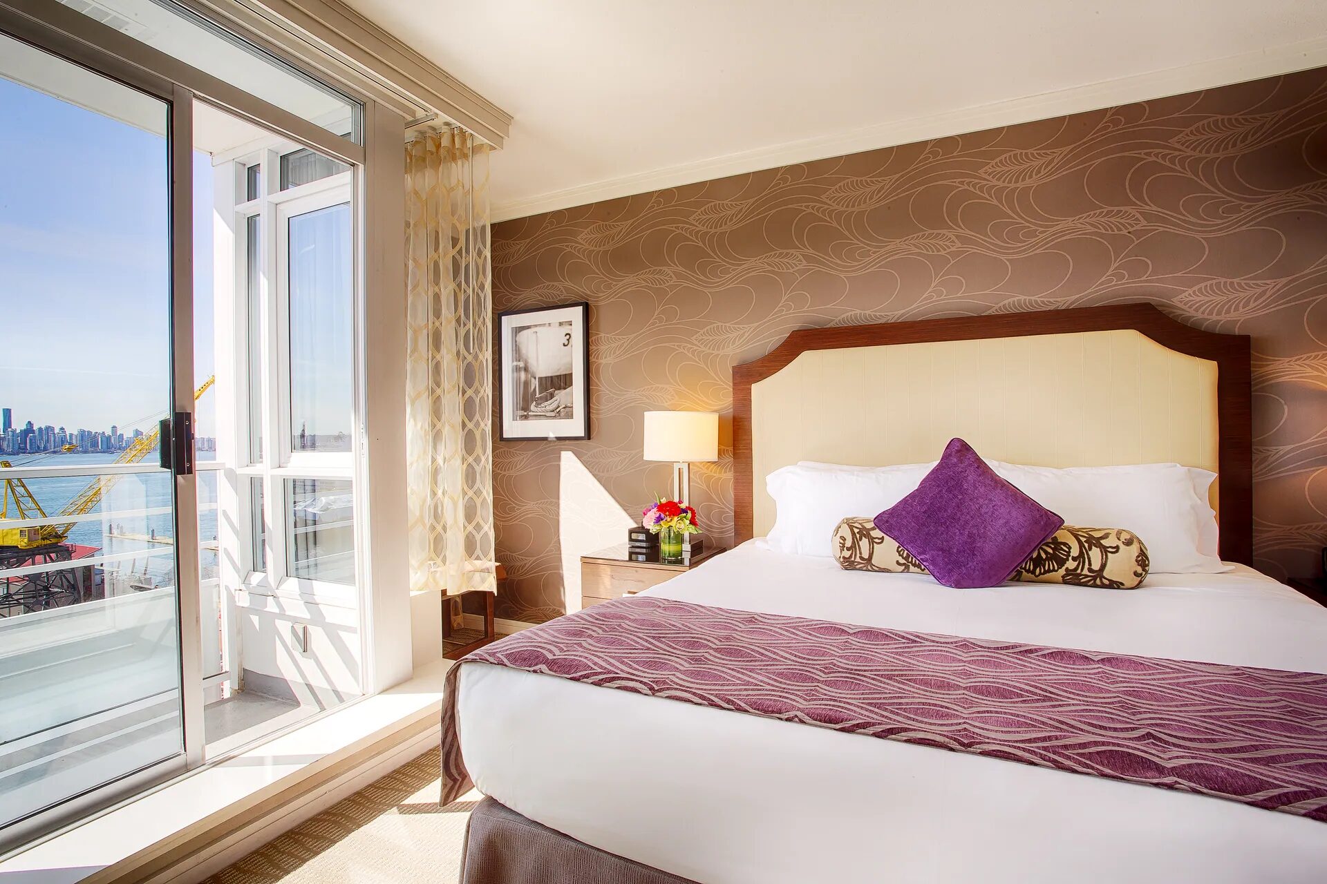 Harbourview Rooms at Pinnacle Hotel at the Pier, North Vancouver, photo 6