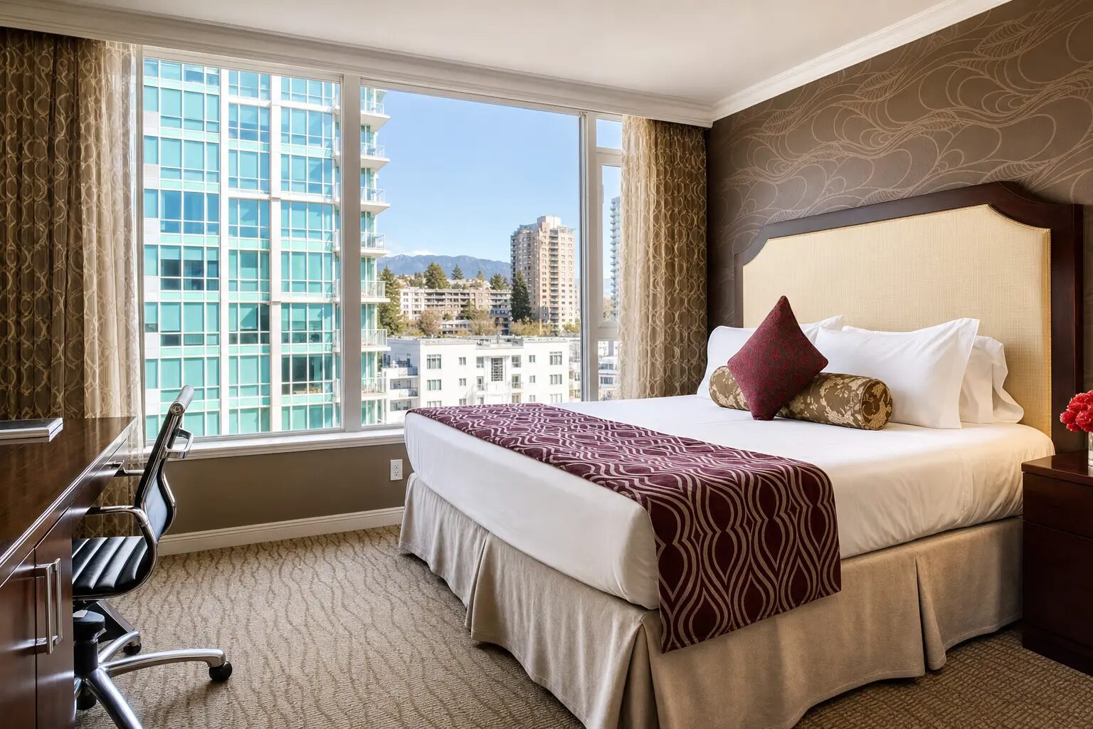 Mountainview Rooms at Pinnacle Hotel at the Pier, North Vancouver, photo 1