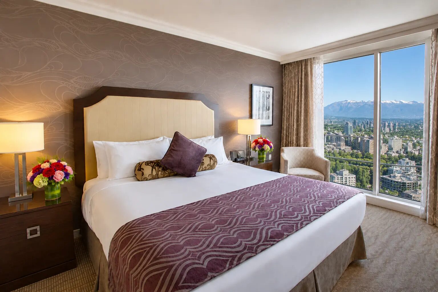 Mountainview Rooms at Pinnacle Hotel at the Pier, North Vancouver, photo 2